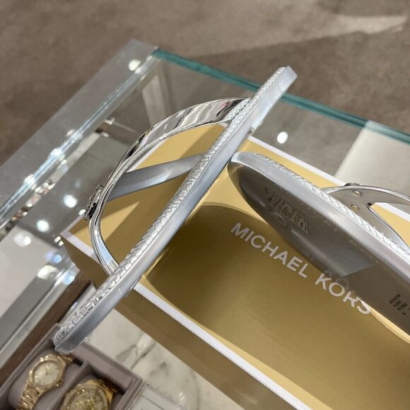 Jet Set Metallic PVC Flip-Flop size7 - Picture 5 of 9